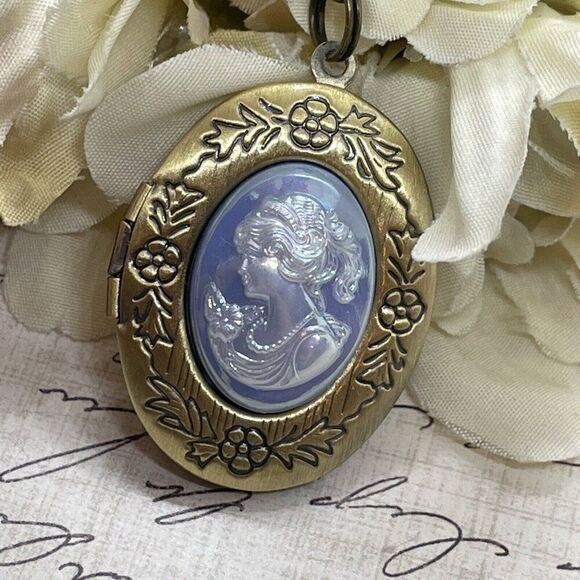 Bronze Locket Blue Pearl Lady Victorian Maiden Necklace Gift Mom Easter Wife new - Picture 5 of 16